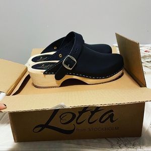 Lotta Clogs